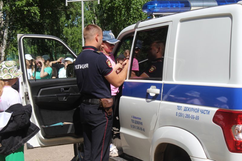 В Шарыпово полицейские и общественники во время летних каникул провели ряд мероприятий для школьников