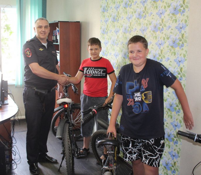 «Возвратно утеряно»: В Шарыпово сотрудники полиции вернули трём подросткам похищенные велосипеды
