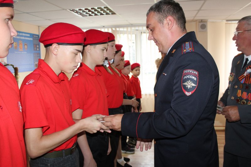 В Шарыпово в преддверии 100-го юбилея ППС в отделе полиции состоялось торжественное открытие «Парты Героев»